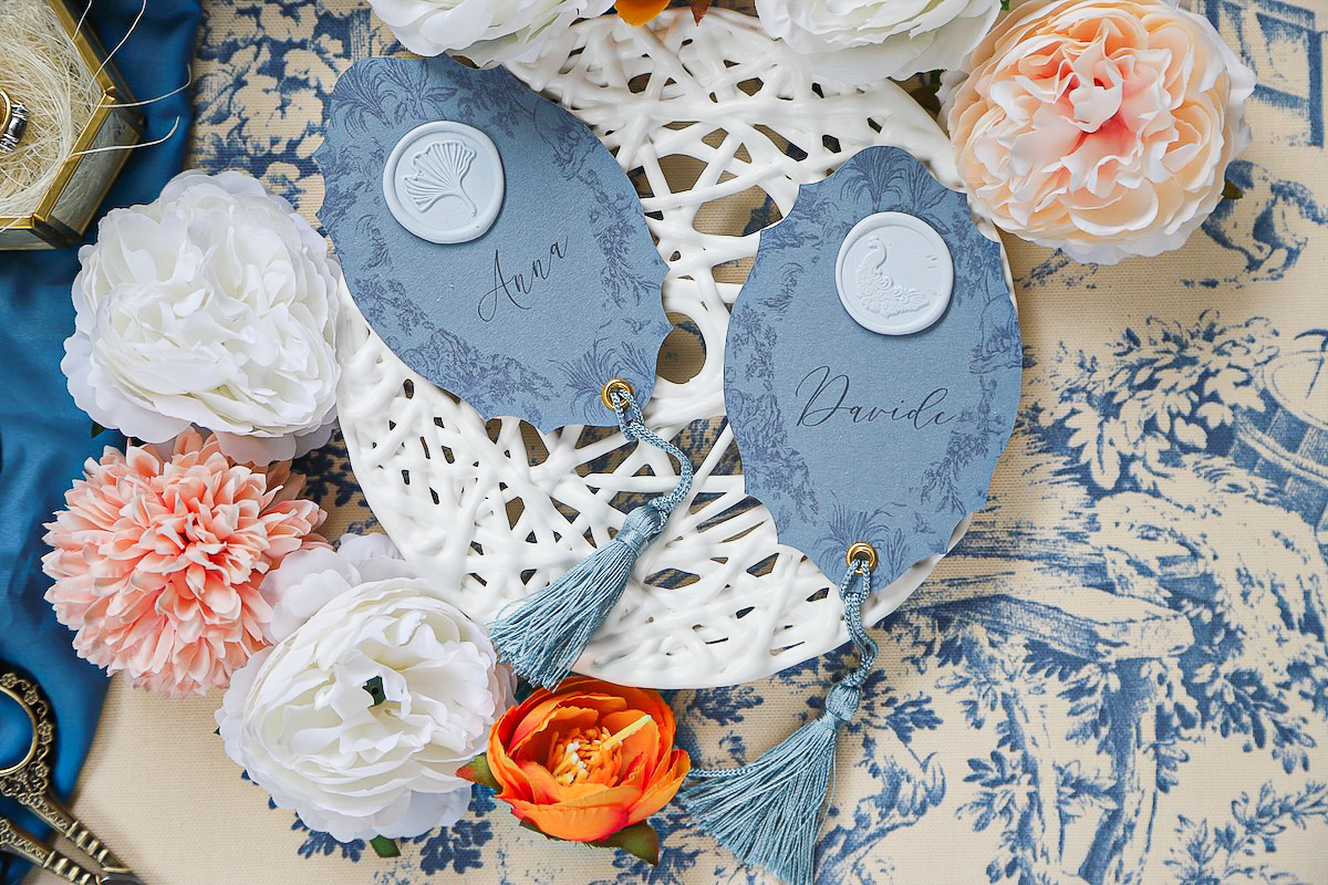 Segnaposto e segnatavolo sagomati matrimonio