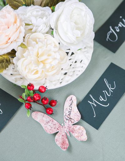 Segnaposti scritti a mano per matrimonio