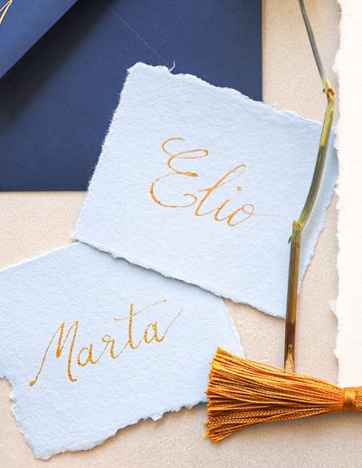 Partecipazioni matrimonio toni del blu con carta artigianale
