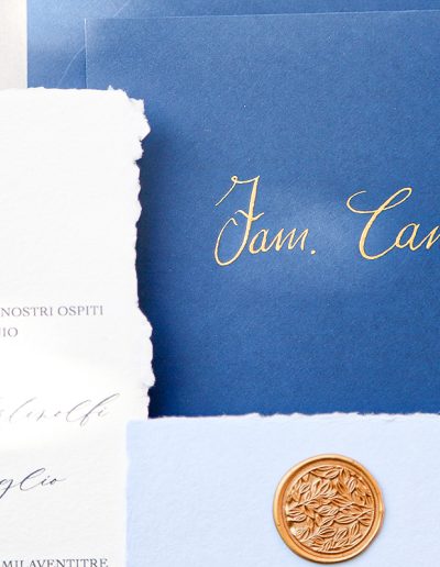 Scrittura a mano buste matrimonio