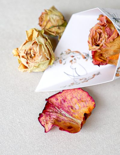 Cono riso forma diamante decorato per matrimonio