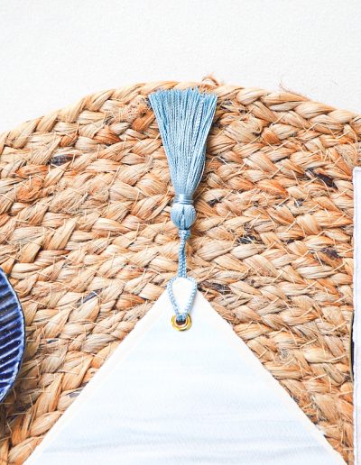 Buste matrimonio artigianali scritte a mano con fiocchi in seta