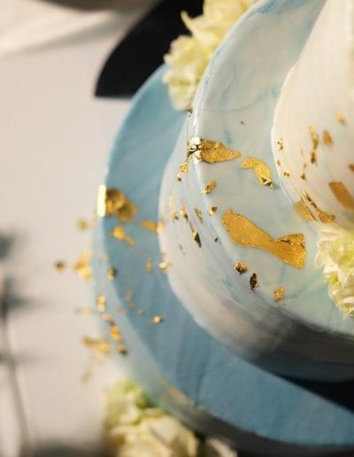 Torta matrimonio romantico con oro