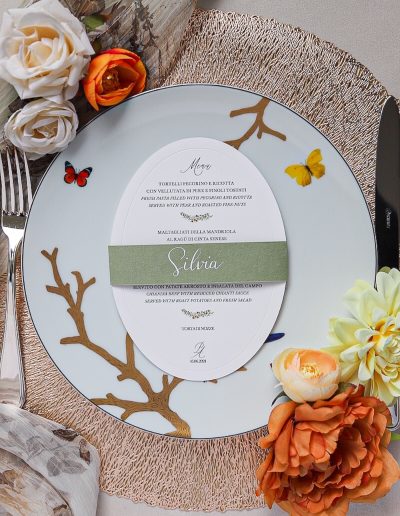 Menù sagomato matrimonio con segnaposto scritto a mano